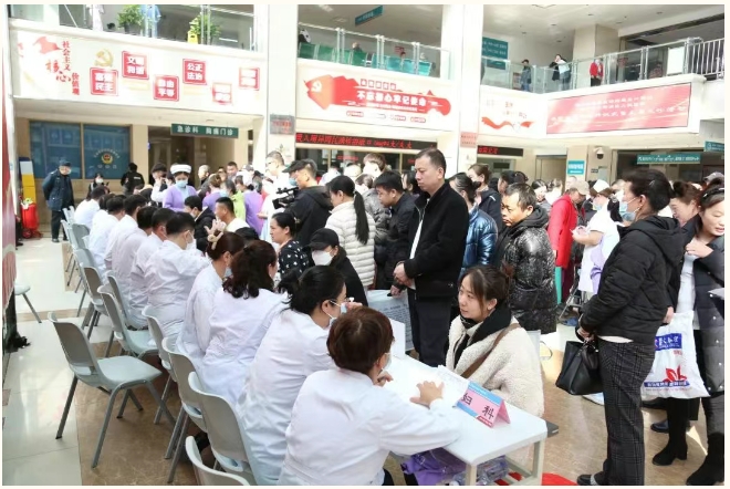 共建醫(yī)聯(lián)體 攜手譜新篇｜哈爾濱醫(yī)科大學(xué)附屬第六醫(yī)院與我院舉行醫(yī)聯(lián)體協(xié)議簽約儀式暨義診活動(dòng)